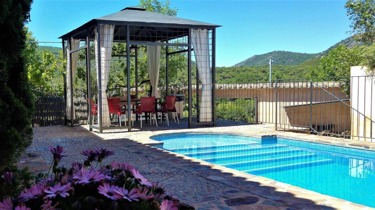 Casa de cuatro habitaciones con piscina privada en Cabañeros Navas de Estena Exterior foto