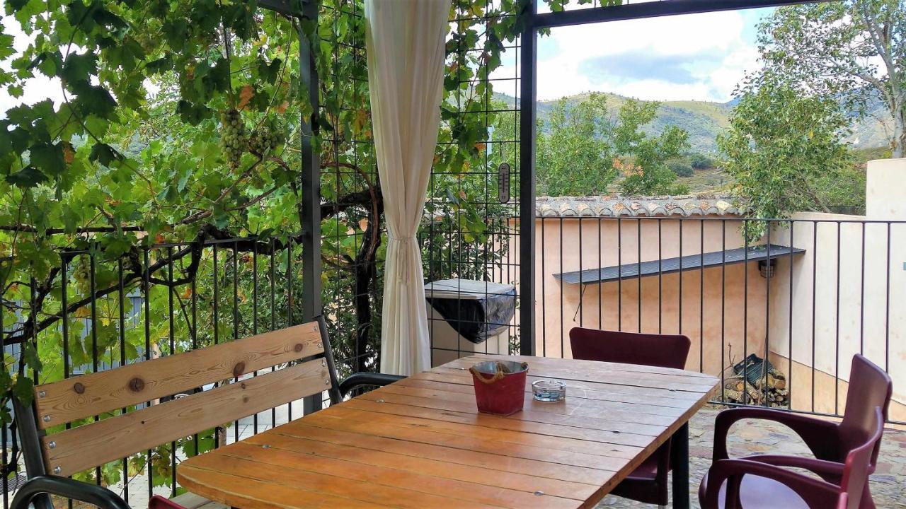 Casa de cuatro habitaciones con piscina privada en Cabañeros Navas de Estena Exterior foto
